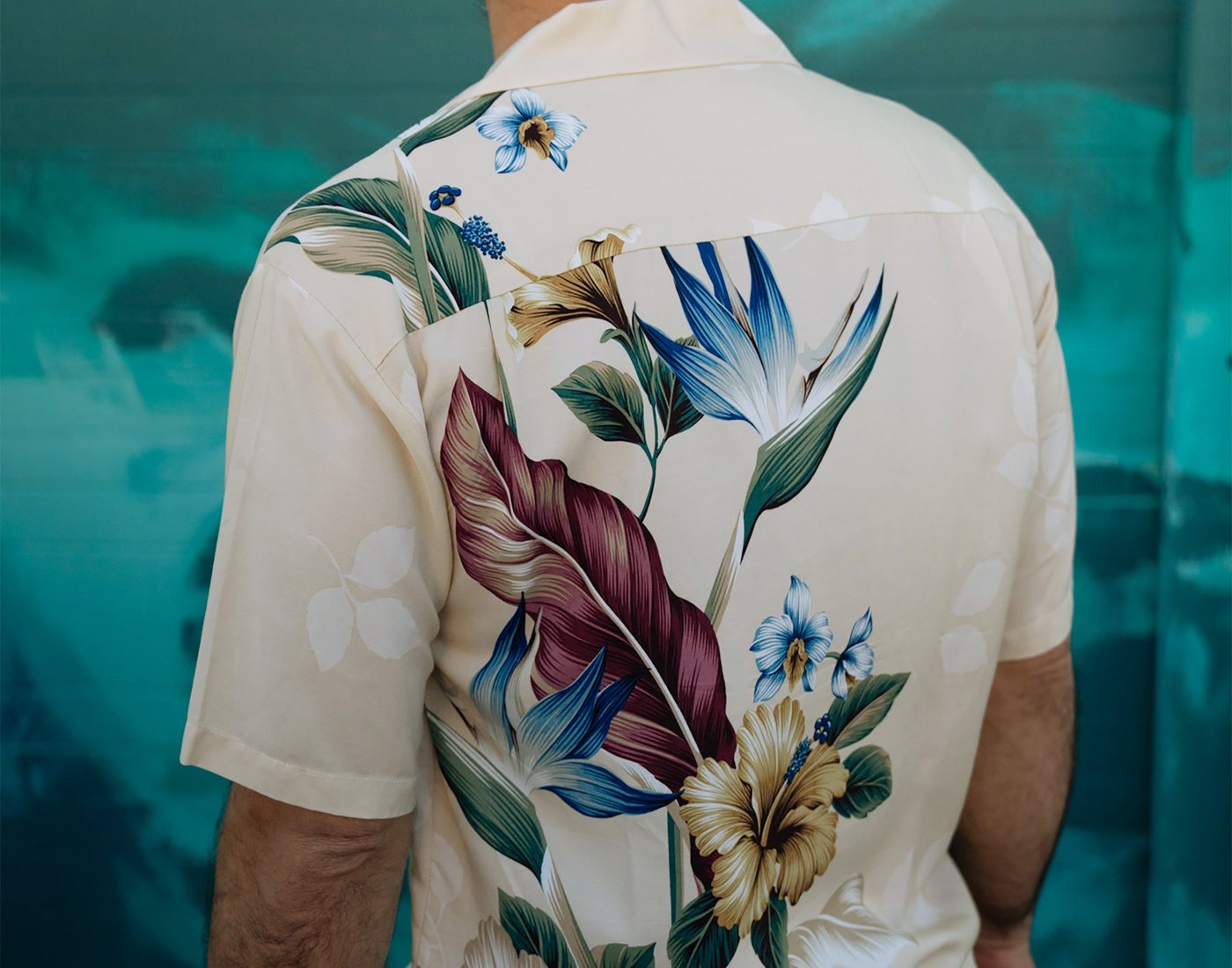 Back of the cream Floral Bird of Paradise aloha shirt